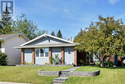 1267 Lake Sundance Cres Se, House other with 4 bedrooms, 3 bathrooms and 2 parking in Calgary AB | Image 1