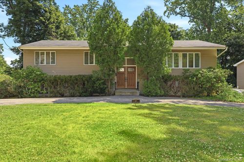 69 Crawford Ter, New Rochelle, NY, 10804-4210 | Card Image