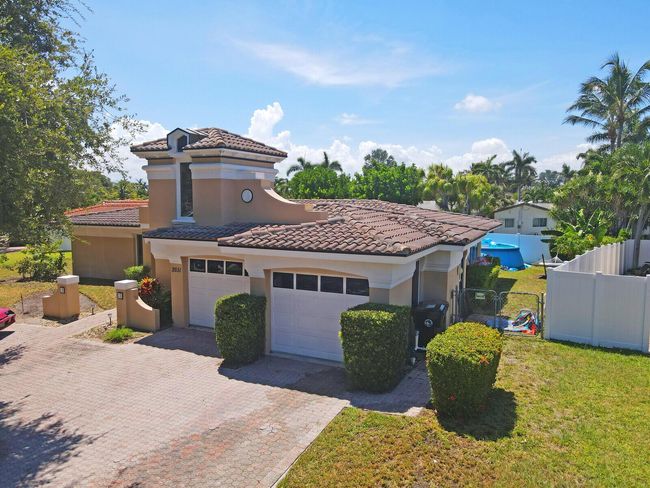 2651 Ne 49 Th St, House other with 3 bedrooms, 2 bathrooms and null parking in Lighthouse Point FL | Image 36