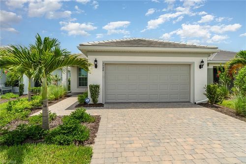 7048 Chapel Creek Ln, NORTH FORT MYERS, FL, 33917-2143 | Card Image
