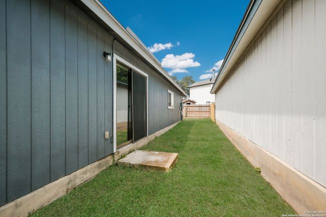 8147 Easy Meadow Dr, House other with 3 bedrooms, 2 bathrooms and null parking in Converse TX | Image 19