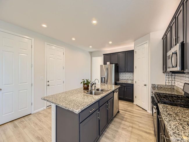 917 White Leaf Cir, House other with 5 bedrooms, 5 bathrooms and null parking in Castle Rock CO | Image 8