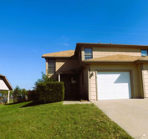 317 Commanche Ct, Junction City, KS, 66441-9113 | Card Image