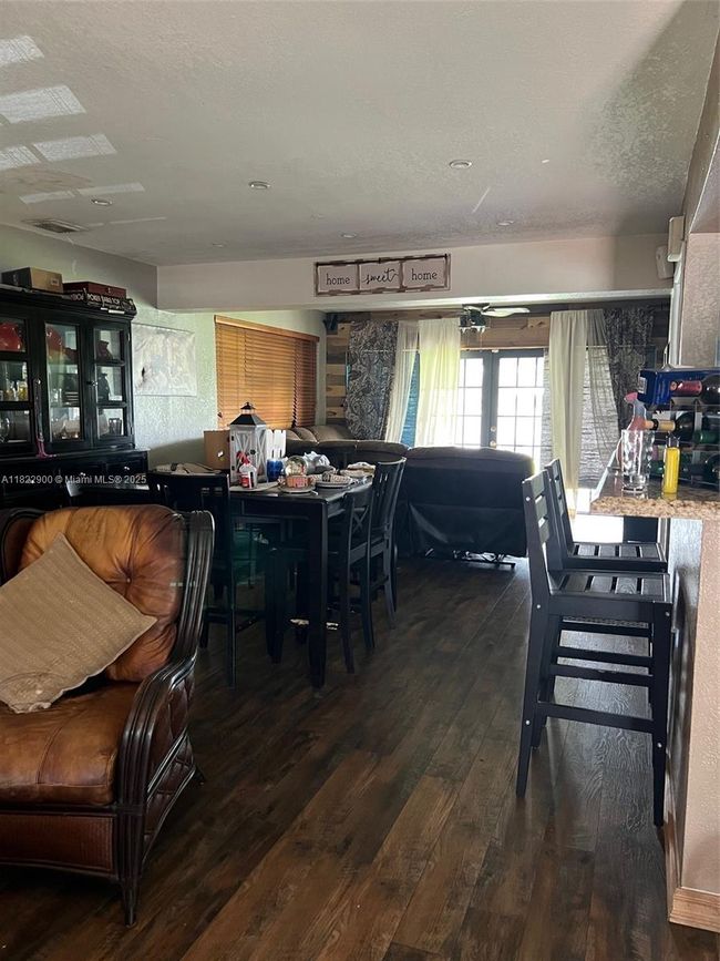8230 Nw 15 Th St, House other with 3 bedrooms, 1 bathrooms and null parking in Pembroke Pines FL | Image 10
