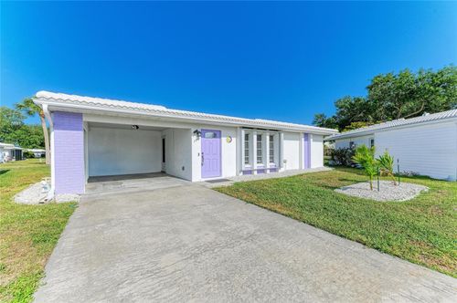 c1-4-140 Circlewood Dr, VENICE, FL, 34293-7040 | Card Image