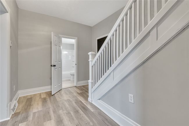 Side entry steps | Image 4