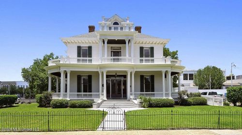 770 Jackson St, Biloxi, MS, 39530-4208 | Card Image