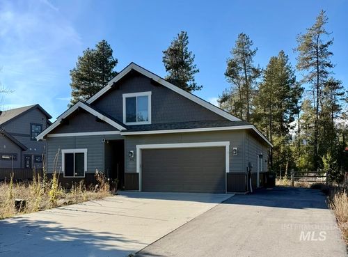 241 Bald Eagle Ln, Donnelly, ID, 83615-5072 | Card Image