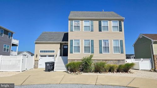 105 Peter Rd, Manahawkin, NJ, 08050-3657 | Card Image