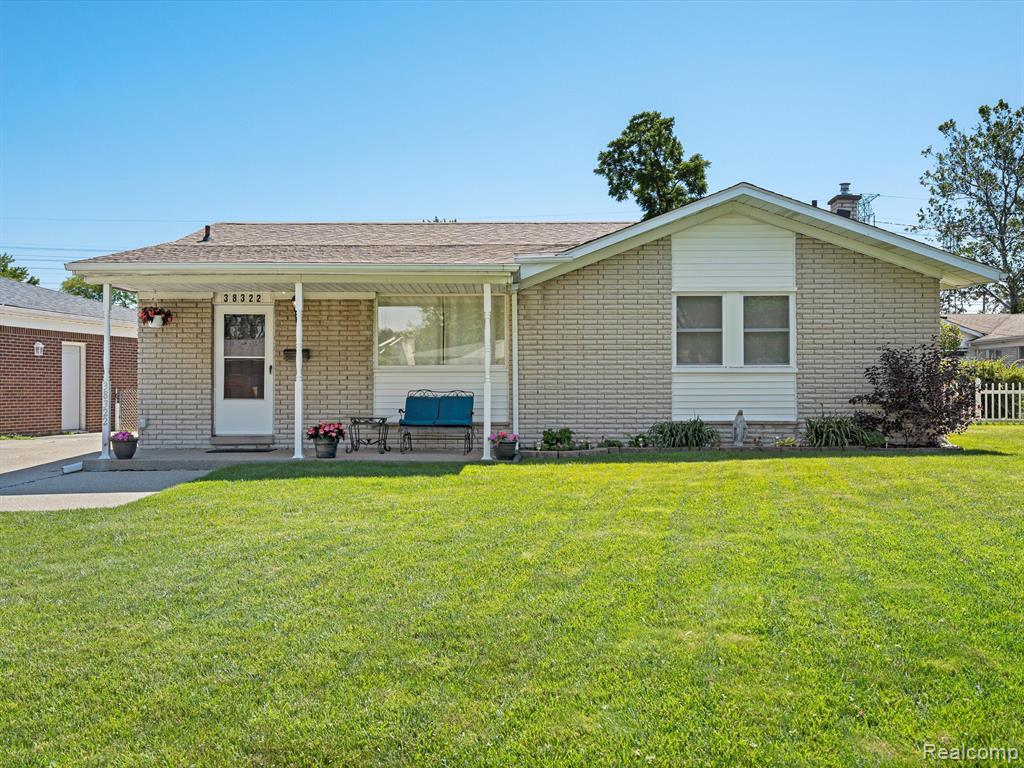 Beecher Dr, Sterling Heights, MI 48312