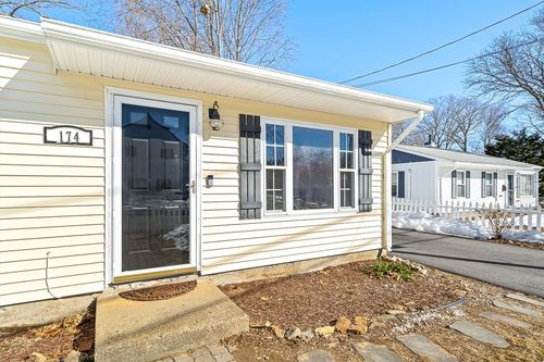 174 River Rd, Lowell, MA, 01852-1654 | Card Image