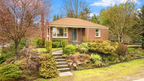 1502 N 107th Street, Seattle, WA, 98133 | Card Image