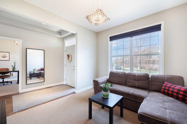104 Prestwick Manor Se, Home with 4 bedrooms, 3 bathrooms and 8 parking in Calgary AB | Image 8