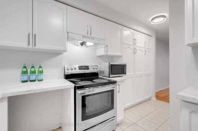 44 Bramfield St, House attached with 4 bedrooms, 3 bathrooms and 1 parking in Brampton ON | Image 4