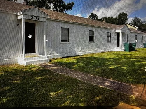 303 W Dewey Ave, Orange, TX, 77630-7717 | Card Image