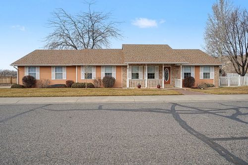 818 Elberta Ave, Palisade, CO, 81526-8811 | Card Image