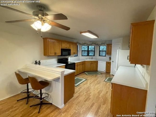 1049 Summit Ridge Dr, House other with 2 bedrooms, 2 bathrooms and null parking in New Braunfels TX | Image 9