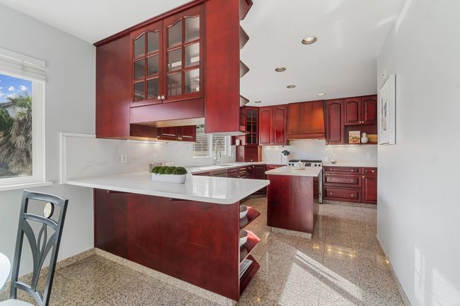 9152 Klenner Dr, House other with 5 bedrooms, 5 bathrooms and 6 parking in Burnaby BC | Image 8