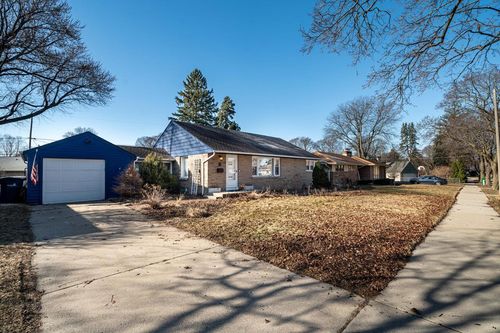 9825 W Concordia Avenue, Milwaukee, WI, 53222 | Card Image