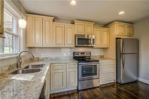 615 Skyview Dr, Nashville, TN, 37206-1841 | Card Image