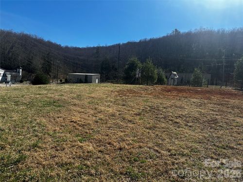 400 Old Dula Rd, Spruce Pine, NC, 28777-9159 | Card Image