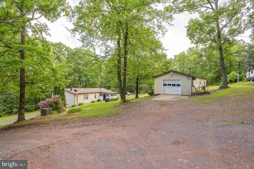 429 Thurman Dr, HEDGESVILLE, WV, 25427-6589 | Card Image