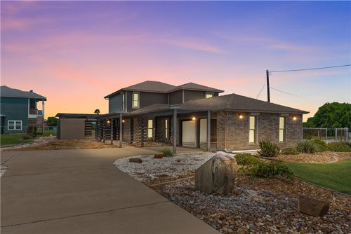 200 Elm St, Portland, TX, 78374-1502 | Card Image