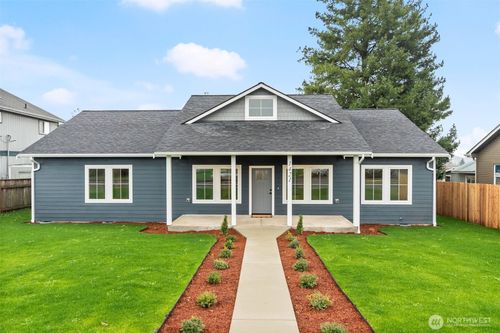 1421 W Main St, Elma, WA, 98541-9393 | Card Image