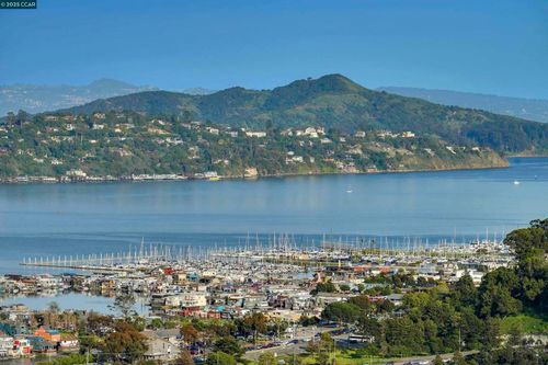 155 Headlands Ct, Sausalito, CA, 94965-1091 | Card Image