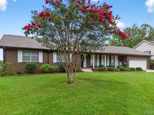 2110 Cove Cir N, Gadsden, AL, 35903-7364 | Card Image