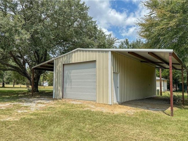 19616 Lanier Rd, House other with 3 bedrooms, 2 bathrooms and 7 parking in Thornton TX | Image 19