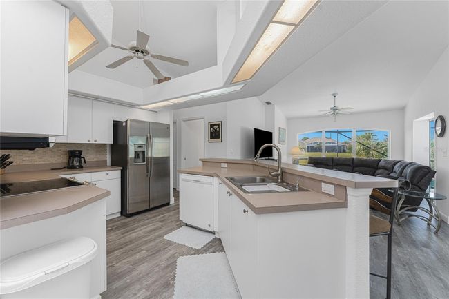 Very appealing kitchen design | Image 19