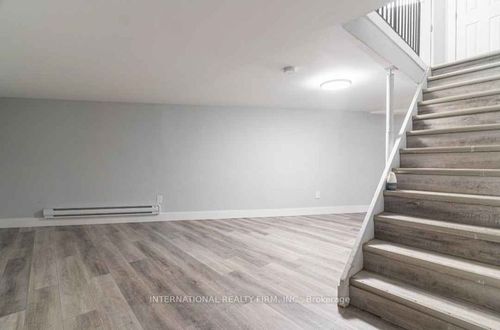 349 Hamilton Rd, London, ON, N5Z1R4 | Card Image