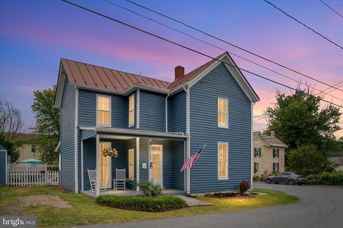 285 S Massanutten St, STRASBURG, VA, 22657-2410 | Card Image