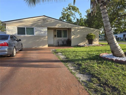 6626 Sw 1st Ct, Pembroke Pines, FL, 33023-1207 | Card Image