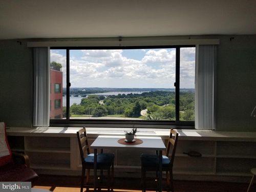 1040-1011 Arlington Blvd, ARLINGTON, VA, 22209-2244 | Card Image