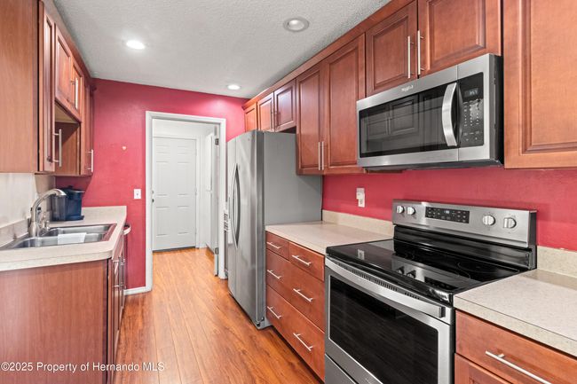 7429 Heather Walk Dr, Townhouse with 2 bedrooms, 2 bathrooms and null parking in WEEKI WACHEE FL | Image 8