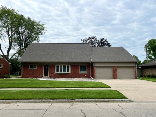 15941 Promenade Ave, Allen Park, MI, 48101-3300 | Card Image