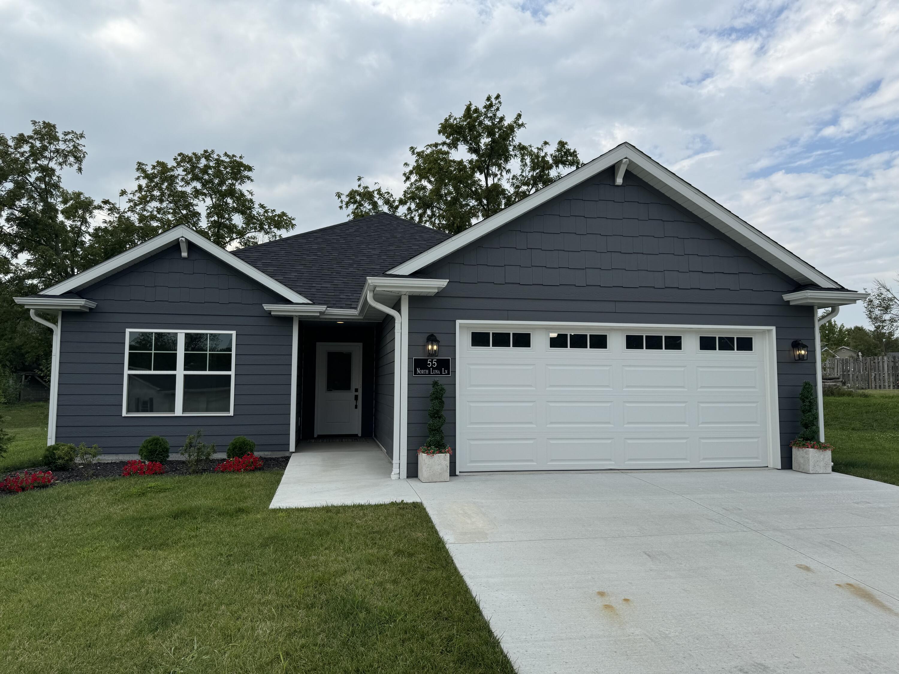 Luna Ln, Columbia, MO 65201