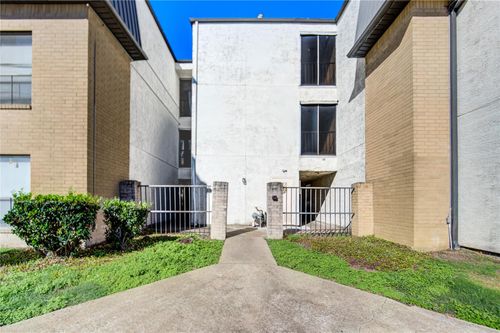 28-8519 Hearth Dr, Houston, TX, 77054-2624 | Card Image