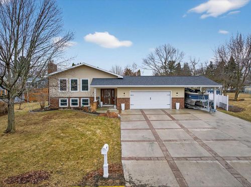 102 Kensington Lane, WAUNAKEE, WI, 53597 | Card Image