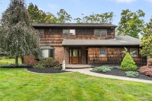 23 Cunningham Dr, Monroe, NY, 10950-3905 | Card Image