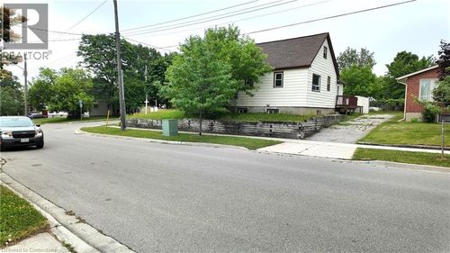 439 Alice Ave, Kitchener, ON, N2M2A3 | Card Image