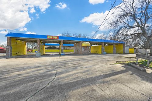 805 Poindexter Ave, Cleburne, TX, 76033-4353 | Card Image