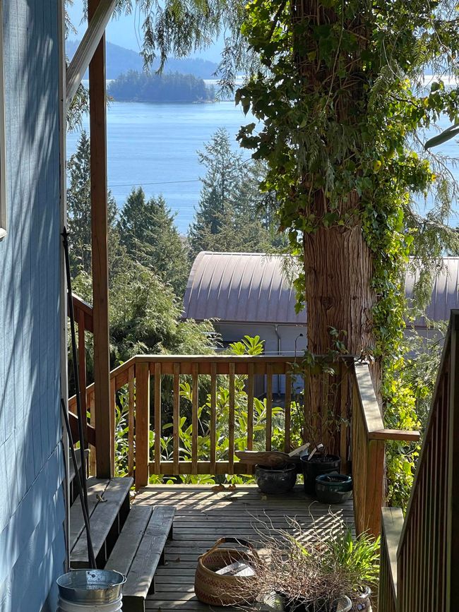 1833 North Road, House other with 3 bedrooms, 2 bathrooms and 2 parking in Gibsons BC | Image 24