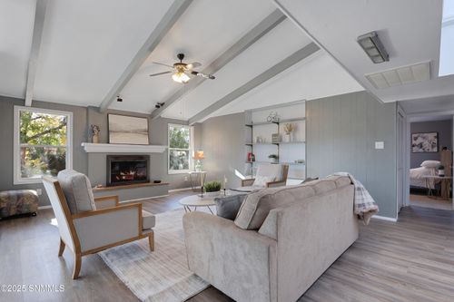 1990 Crescent Dr, Las Cruces, NM, 88005-3323 | Card Image