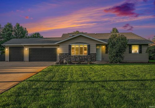 1005 Maplewood Dr, Wakarusa, IN, 46573-9736 | Card Image