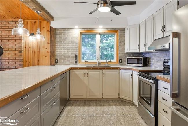 1036 Phyllimar Lane, House other with 5 bedrooms, 3 bathrooms and 5 parking in Port Carling ON | Image 6