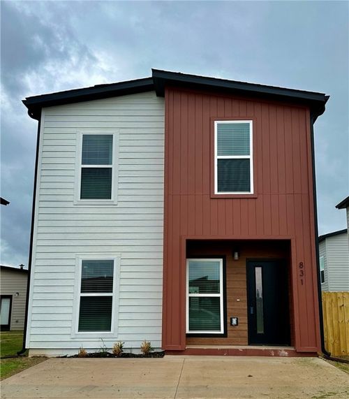 831 New York Ave, Bentonville, AR, 72713-3281 | Card Image