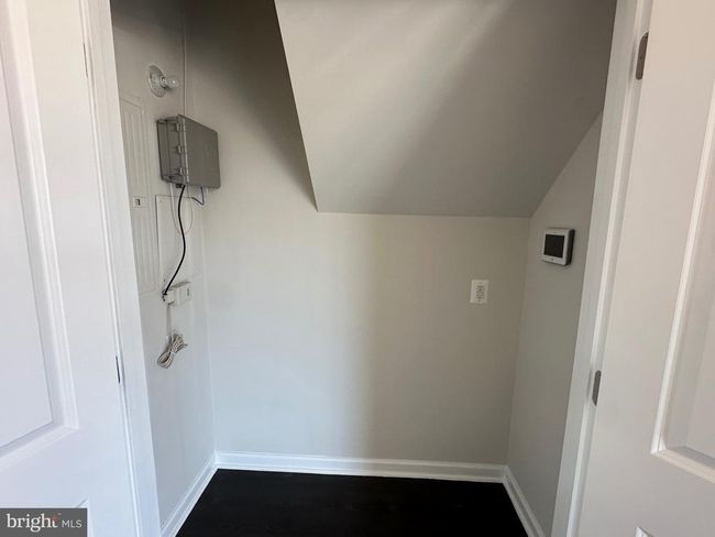 10096 Market St, Home with 0 bedrooms, 1 bathrooms and null parking in Manassas VA | Image 9